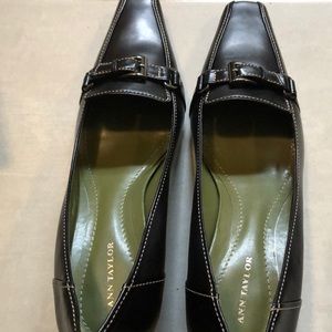 NIB Ann Taylor Marilyn black calf pump